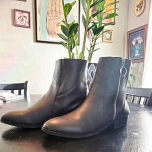 Steve Madden Flat Chelsea Ankle Boot Vintage Inspired with Zip
